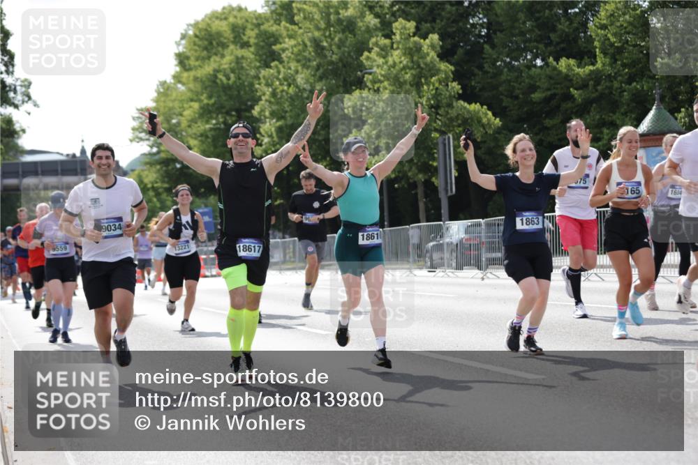 29.06.2025 - hella hamburg halbmarathon Jannik Wohlers http://msf.ph/oto/8139800 29.06.2025 10:04:53 Lombardsbrücke 1863, 2288, 2298, 3578, 4014, 4220, 5073, 6059, 6907, 6908, 7826, 8999, 9007, 9075, 9165, 9559, 9680, 10694, 11784, 12557, 13221, 13717, 14203, 16092, 16478, 16847, 17707, 18616, 18617, 19034 meine-sportfotos.de