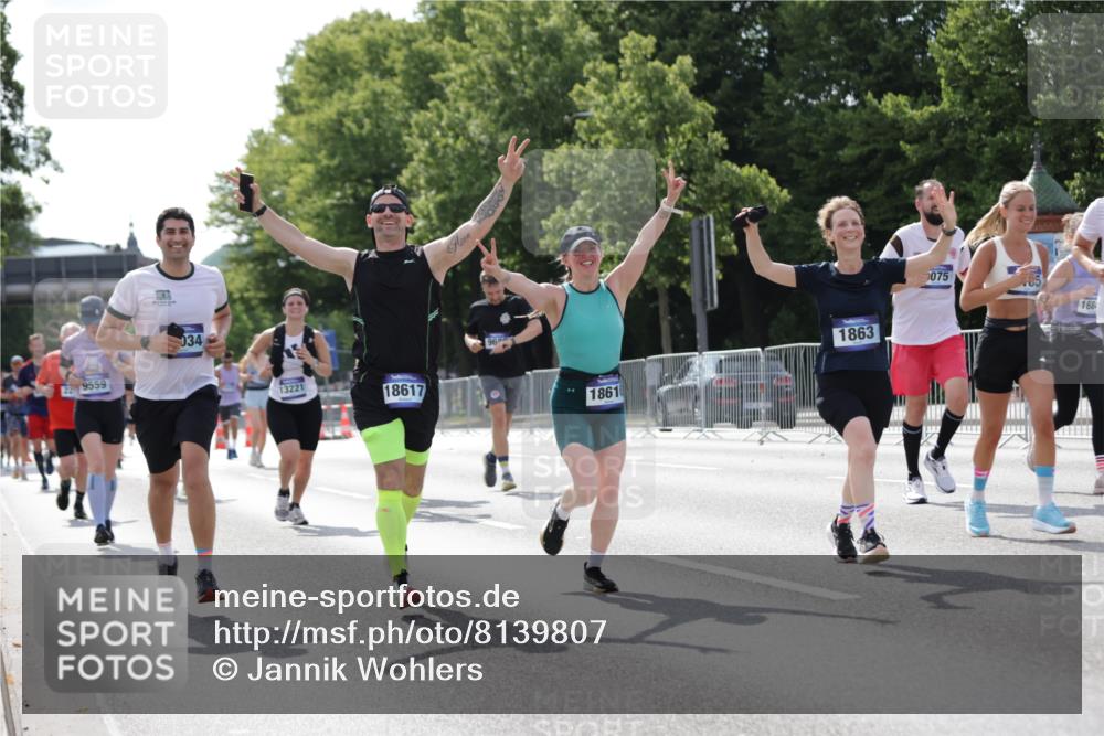 29.06.2025 - hella hamburg halbmarathon Jannik Wohlers http://msf.ph/oto/8139807 29.06.2025 10:04:53 Lombardsbrücke 1863, 2288, 2298, 3578, 4014, 4220, 5073, 6059, 6907, 6908, 7826, 8999, 9007, 9075, 9165, 9559, 9680, 10694, 11784, 12557, 13221, 13717, 14203, 16092, 16478, 16847, 17707, 18616, 18617, 19034 meine-sportfotos.de
