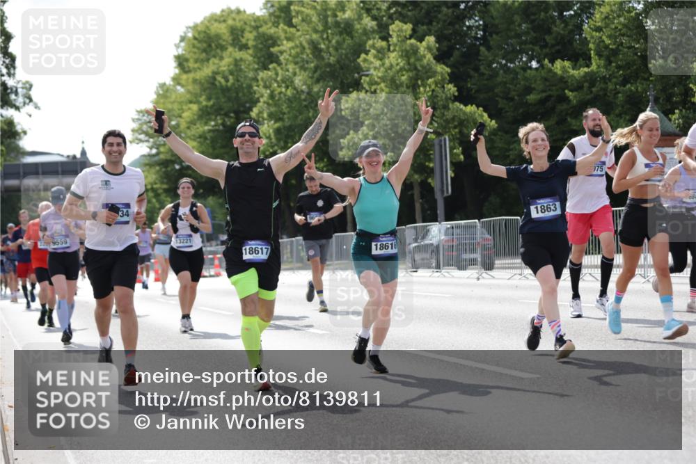29.06.2025 - hella hamburg halbmarathon Jannik Wohlers http://msf.ph/oto/8139811 29.06.2025 10:04:53 Lombardsbrücke 1863, 2288, 2298, 3578, 4014, 4220, 5073, 6059, 6907, 6908, 7826, 8999, 9007, 9075, 9165, 9559, 9680, 10694, 11784, 12557, 13221, 13717, 14203, 16092, 16478, 16847, 17707, 18616, 18617, 19034 meine-sportfotos.de