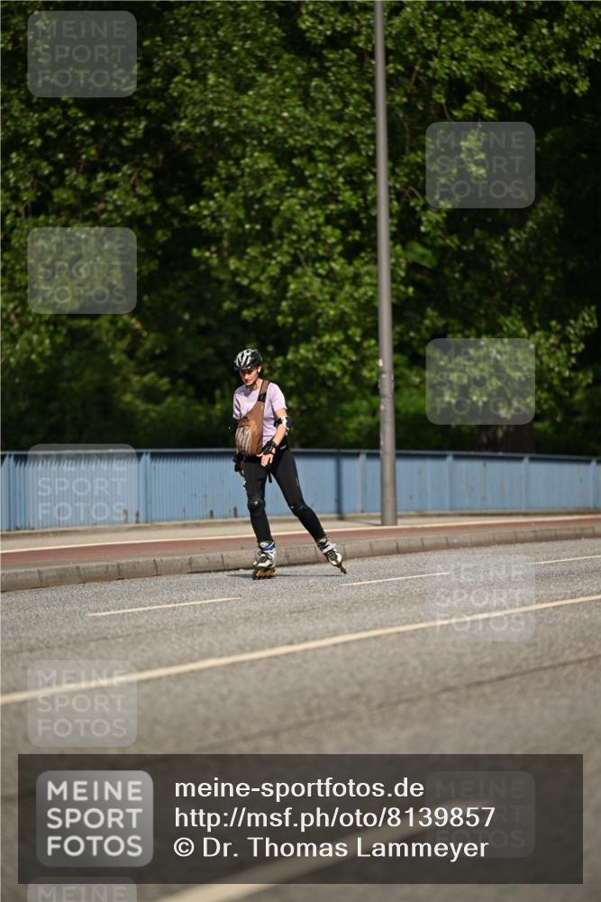 29.06.2025 - hella hamburg halbmarathon Dr. Thomas Lammeyer http://msf.ph/oto/8139857 29.06.2025 09:06:02 Kennedybrücke  meine-sportfotos.de