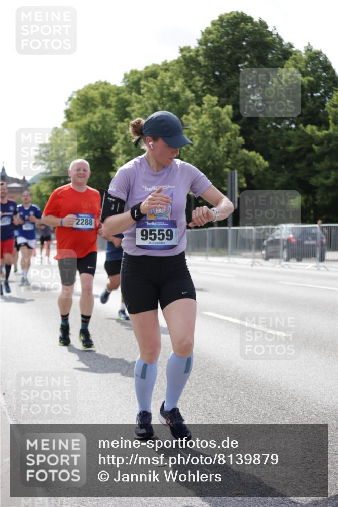 29.06.2025 - hella hamburg halbmarathon Jannik Wohlers http://msf.ph/oto/8139879 29.06.2025 10:04:57 Lombardsbrücke 1863, 1936, 1981, 2288, 2298, 3578, 4014, 4220, 5073, 6059, 7826, 8999, 9007, 9075, 9165, 9559, 9680, 10694, 11784, 11873, 12557, 13221, 13717, 14203, 14465, 14642, 16092, 16478, 16546, 16847, 17707, 18616, 18617, 19034 meine-sportfotos.de
