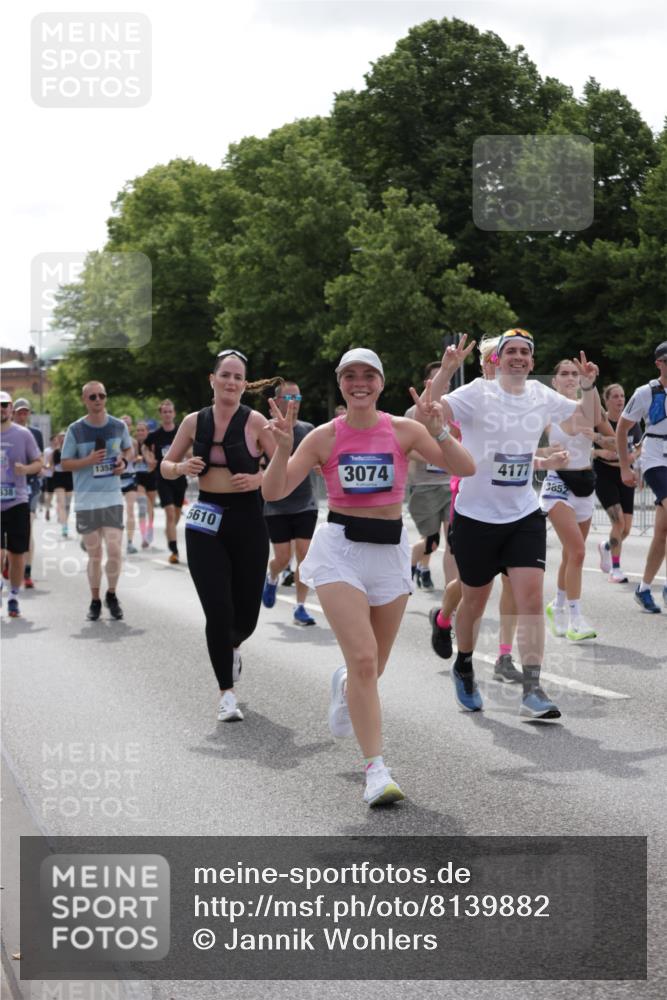 29.06.2025 - hella hamburg halbmarathon Jannik Wohlers http://msf.ph/oto/8139882 29.06.2025 10:42:48 Lombardsbrücke 1149, 1467, 1788, 1816, 1878, 2103, 2158, 2267, 2361, 2971, 3074, 3238, 3329, 3518, 3638, 4056, 4177, 4302, 4680, 5067, 5268, 5610, 5720, 5755, 5967, 7043, 7461, 7872, 8184, 8435, 8795, 8991, 9072, 9304, 9644, 9976, 10180, 10536, 11093, 11443, 11649, 11671, 12485, 12603, 13417, 13526, 13676, 13684, 13685, 13786, 13852, 15246, 15509, 15514, 15717, 16055, 16263, 16264, 16789, 16840, 17609, 17921, 18434, 18435, 18540, 18898, 19031, 19115 meine-sportfotos.de