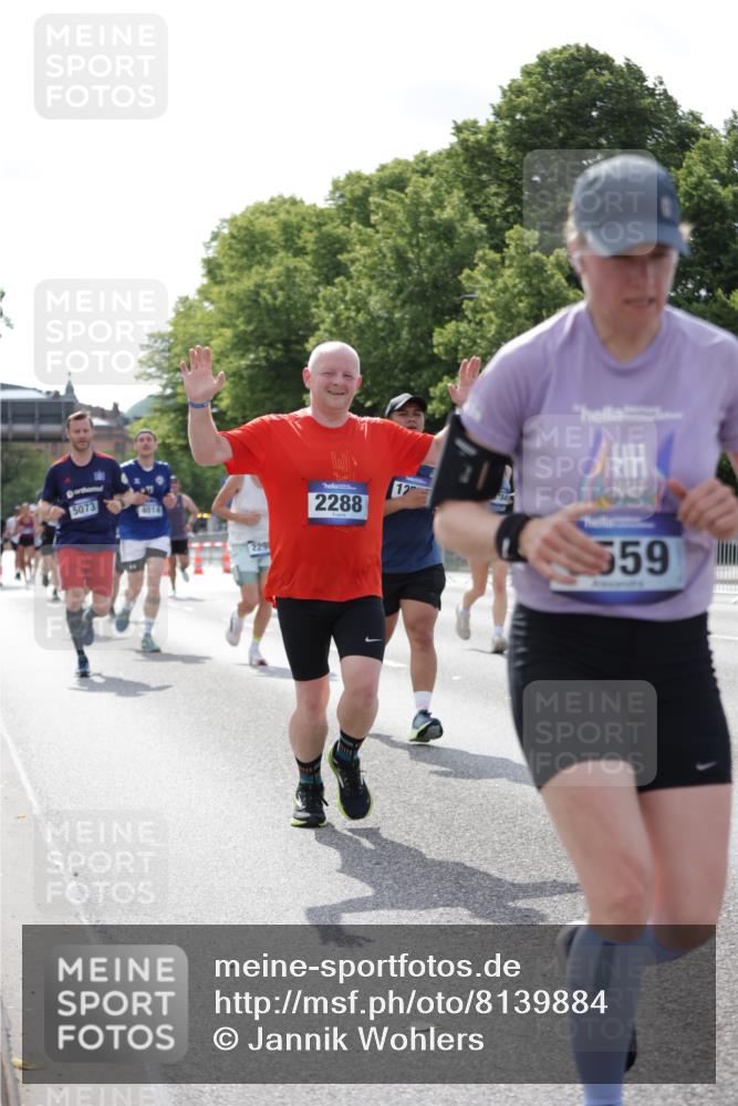 29.06.2025 - hella hamburg halbmarathon Jannik Wohlers http://msf.ph/oto/8139884 29.06.2025 10:04:58 Lombardsbrücke 1863, 1936, 1981, 2288, 2298, 3578, 4014, 4220, 5073, 6059, 9075, 9165, 9559, 9680, 10343, 10694, 11784, 11873, 12557, 13221, 14203, 14465, 14642, 16092, 16478, 16546, 16847, 18616, 18617, 19034 meine-sportfotos.de