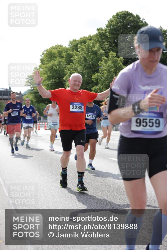 29.06.2025 - hella hamburg halbmarathon Jannik Wohlers http://msf.ph/oto/8139888 29.06.2025 10:04:58 Lombardsbrücke 1863, 1936, 1981, 2288, 2298, 3578, 4014, 4220, 5073, 6059, 9075, 9165, 9559, 9680, 10343, 10694, 11784, 11873, 12557, 13221, 14203, 14465, 14642, 16092, 16478, 16546, 16847, 18616, 18617, 19034 meine-sportfotos.de