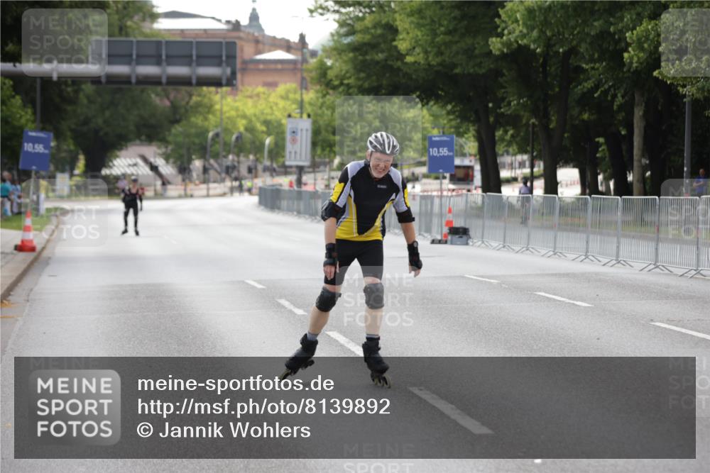 29.06.2025 - hella hamburg halbmarathon Jannik Wohlers http://msf.ph/oto/8139892 29.06.2025 09:03:42 Lombardsbrücke  meine-sportfotos.de