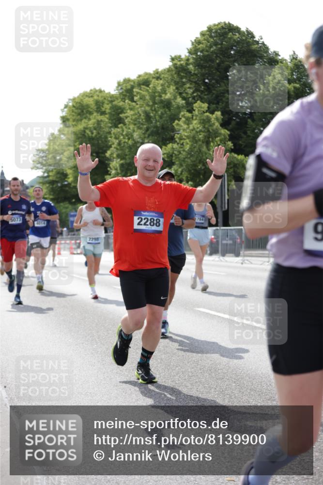 29.06.2025 - hella hamburg halbmarathon Jannik Wohlers http://msf.ph/oto/8139900 29.06.2025 10:04:58 Lombardsbrücke 1863, 1936, 1981, 2288, 2298, 3578, 4014, 4220, 5073, 6059, 9075, 9165, 9559, 9680, 10343, 10694, 11784, 11873, 12557, 13221, 14203, 14465, 14642, 16092, 16478, 16546, 16847, 18616, 18617, 19034 meine-sportfotos.de