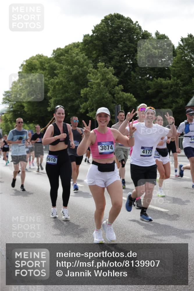 29.06.2025 - hella hamburg halbmarathon Jannik Wohlers http://msf.ph/oto/8139907 29.06.2025 10:42:48 Lombardsbrücke 1149, 1467, 1788, 1816, 1878, 2103, 2158, 2267, 2361, 2971, 3074, 3238, 3329, 3518, 3638, 4056, 4177, 4302, 4680, 5067, 5268, 5610, 5720, 5755, 5967, 7043, 7461, 7872, 8184, 8435, 8795, 8991, 9072, 9304, 9644, 9976, 10180, 10536, 11093, 11443, 11649, 11671, 12485, 12603, 13417, 13526, 13676, 13684, 13685, 13786, 13852, 15246, 15509, 15514, 15717, 16055, 16263, 16264, 16789, 16840, 17609, 17921, 18434, 18435, 18540, 18898, 19031, 19115 meine-sportfotos.de