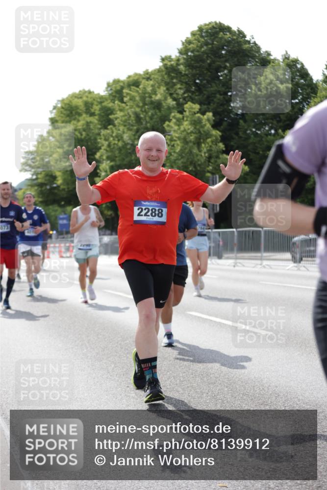 29.06.2025 - hella hamburg halbmarathon Jannik Wohlers http://msf.ph/oto/8139912 29.06.2025 10:04:58 Lombardsbrücke 1863, 1936, 1981, 2288, 2298, 3578, 4014, 4220, 5073, 6059, 9075, 9165, 9559, 9680, 10343, 10694, 11784, 11873, 12557, 13221, 14203, 14465, 14642, 16092, 16478, 16546, 16847, 18616, 18617, 19034 meine-sportfotos.de