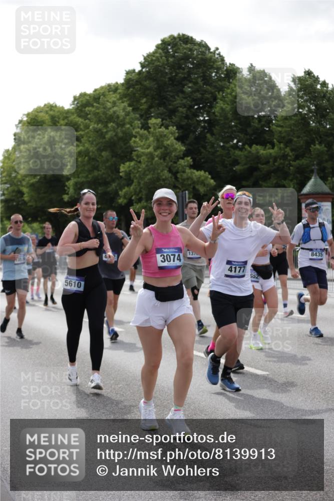 29.06.2025 - hella hamburg halbmarathon Jannik Wohlers http://msf.ph/oto/8139913 29.06.2025 10:42:48 Lombardsbrücke 1149, 1467, 1788, 1816, 1878, 2103, 2158, 2267, 2361, 2971, 3074, 3238, 3329, 3518, 3638, 4056, 4177, 4302, 4680, 5067, 5268, 5610, 5720, 5755, 5967, 7043, 7461, 7872, 8184, 8435, 8795, 8991, 9072, 9304, 9644, 9976, 10180, 10536, 11093, 11443, 11649, 11671, 12485, 12603, 13417, 13526, 13676, 13684, 13685, 13786, 13852, 15246, 15509, 15514, 15717, 16055, 16263, 16264, 16789, 16840, 17609, 17921, 18434, 18435, 18540, 18898, 19031, 19115 meine-sportfotos.de