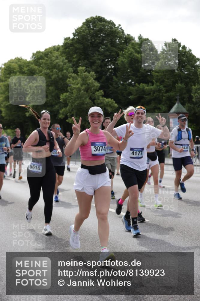29.06.2025 - hella hamburg halbmarathon Jannik Wohlers http://msf.ph/oto/8139923 29.06.2025 10:42:48 Lombardsbrücke 1149, 1467, 1788, 1816, 1878, 2103, 2158, 2267, 2361, 2971, 3074, 3238, 3329, 3518, 3638, 4056, 4177, 4302, 4680, 5067, 5268, 5610, 5720, 5755, 5967, 7043, 7461, 7872, 8184, 8435, 8795, 8991, 9072, 9304, 9644, 9976, 10180, 10536, 11093, 11443, 11649, 11671, 12485, 12603, 13417, 13526, 13676, 13684, 13685, 13786, 13852, 15246, 15509, 15514, 15717, 16055, 16263, 16264, 16789, 16840, 17609, 17921, 18434, 18435, 18540, 18898, 19031, 19115 meine-sportfotos.de
