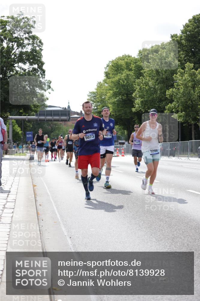 29.06.2025 - hella hamburg halbmarathon Jannik Wohlers http://msf.ph/oto/8139928 29.06.2025 10:05:00 Lombardsbrücke 1863, 1936, 1981, 2288, 2298, 3578, 4014, 4220, 4782, 5073, 6059, 9075, 9165, 9559, 9680, 10343, 10694, 11784, 11873, 12557, 13221, 14465, 14642, 16092, 16478, 16546, 16847, 18616, 18617, 19034 meine-sportfotos.de