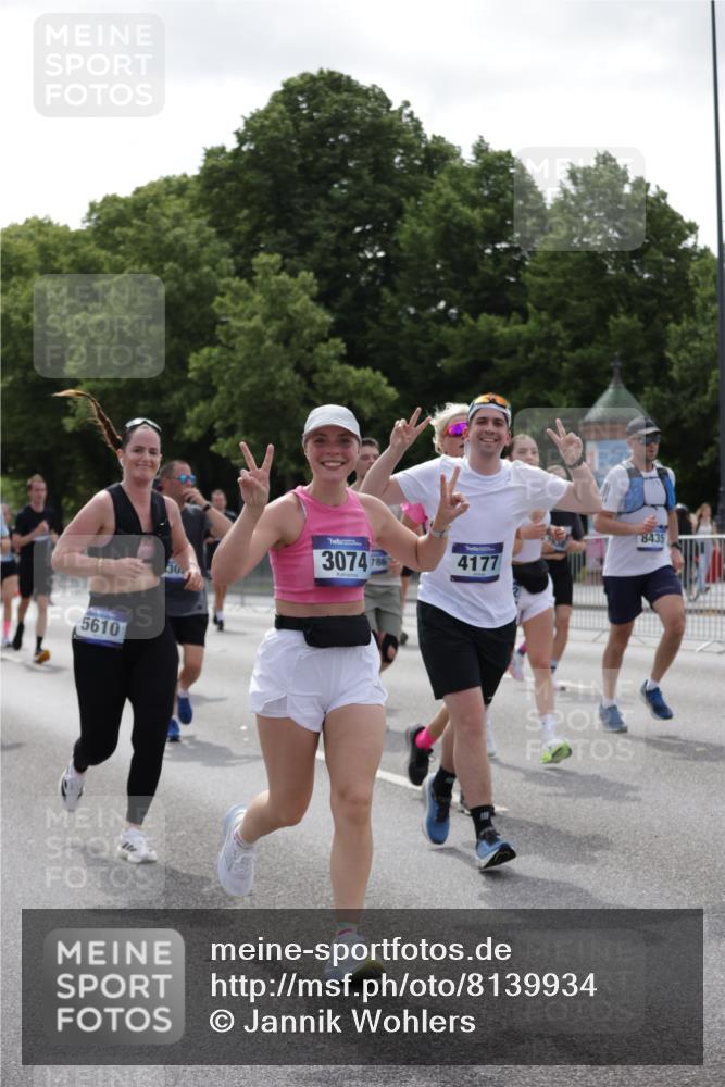 29.06.2025 - hella hamburg halbmarathon Jannik Wohlers http://msf.ph/oto/8139934 29.06.2025 10:42:48 Lombardsbrücke 1149, 1467, 1788, 1816, 1878, 2103, 2158, 2267, 2361, 2971, 3074, 3238, 3329, 3518, 3638, 4056, 4177, 4302, 4680, 5067, 5268, 5610, 5720, 5755, 5967, 7043, 7461, 7872, 8184, 8435, 8795, 8991, 9072, 9304, 9644, 9976, 10180, 10536, 11093, 11443, 11649, 11671, 12485, 12603, 13417, 13526, 13676, 13684, 13685, 13786, 13852, 15246, 15509, 15514, 15717, 16055, 16263, 16264, 16789, 16840, 17609, 17921, 18434, 18435, 18540, 18898, 19031, 19115 meine-sportfotos.de