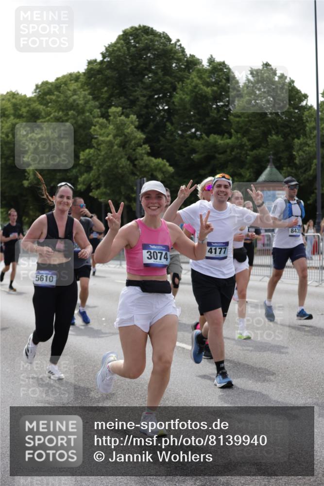 29.06.2025 - hella hamburg halbmarathon Jannik Wohlers http://msf.ph/oto/8139940 29.06.2025 10:42:48 Lombardsbrücke 1149, 1467, 1788, 1816, 1878, 2103, 2158, 2267, 2361, 2971, 3074, 3238, 3329, 3518, 3638, 4056, 4177, 4302, 4680, 5067, 5268, 5610, 5720, 5755, 5967, 7043, 7461, 7872, 8184, 8435, 8795, 8991, 9072, 9304, 9644, 9976, 10180, 10536, 11093, 11443, 11649, 11671, 12485, 12603, 13417, 13526, 13676, 13684, 13685, 13786, 13852, 15246, 15509, 15514, 15717, 16055, 16263, 16264, 16789, 16840, 17609, 17921, 18434, 18435, 18540, 18898, 19031, 19115 meine-sportfotos.de