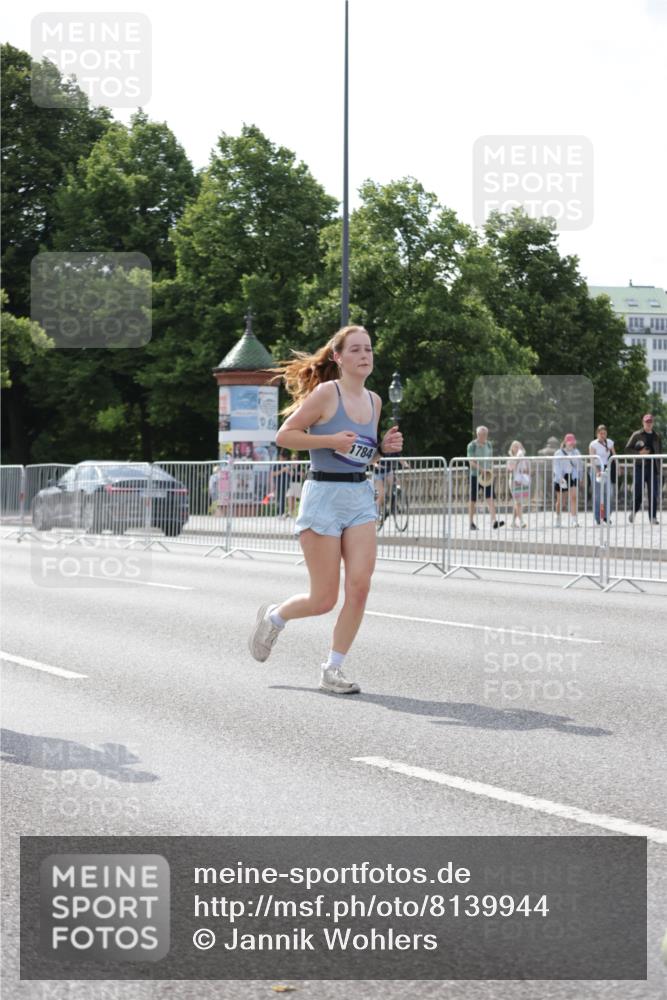 29.06.2025 - hella hamburg halbmarathon Jannik Wohlers http://msf.ph/oto/8139944 29.06.2025 10:05:01 Lombardsbrücke 1863, 1936, 1981, 2288, 2298, 2624, 3578, 4014, 4220, 4782, 5073, 6059, 9075, 9165, 9559, 9680, 9736, 9737, 9738, 10343, 10694, 11784, 11873, 12557, 13221, 14465, 14642, 16092, 16478, 16546, 16847, 18616, 18617, 19034 meine-sportfotos.de