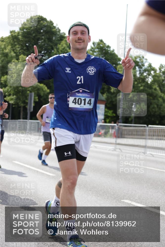 29.06.2025 - hella hamburg halbmarathon Jannik Wohlers http://msf.ph/oto/8139962 29.06.2025 10:05:03 Lombardsbrücke 1863, 1936, 1981, 2288, 2298, 2624, 3578, 4014, 4782, 5073, 6059, 9075, 9165, 9559, 9680, 9736, 9737, 9738, 10343, 10694, 11784, 11873, 11958, 12557, 13221, 14465, 14642, 16092, 16478, 16546, 16847, 18616, 18617, 19034 meine-sportfotos.de