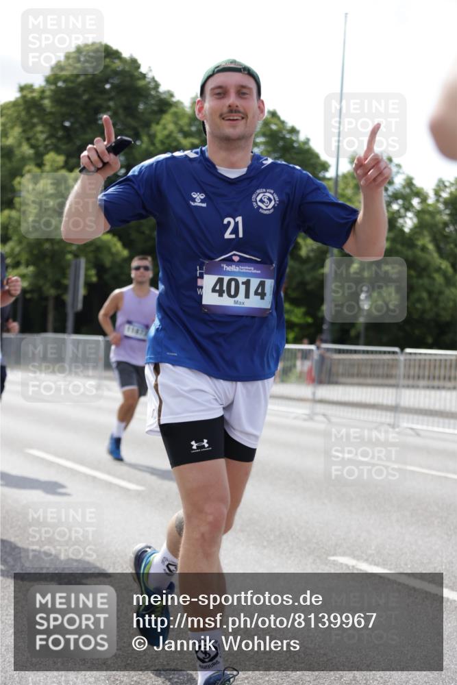 29.06.2025 - hella hamburg halbmarathon Jannik Wohlers http://msf.ph/oto/8139967 29.06.2025 10:05:03 Lombardsbrücke 1863, 1936, 1981, 2288, 2298, 2624, 3578, 4014, 4782, 5073, 6059, 9075, 9165, 9559, 9680, 9736, 9737, 9738, 10343, 10694, 11784, 11873, 11958, 12557, 13221, 14465, 14642, 16092, 16478, 16546, 16847, 18616, 18617, 19034 meine-sportfotos.de