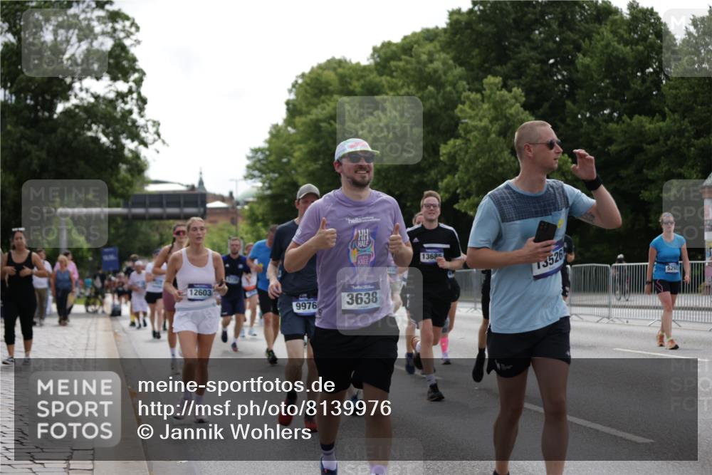 29.06.2025 - hella hamburg halbmarathon Jannik Wohlers http://msf.ph/oto/8139976 29.06.2025 10:42:52 Lombardsbrücke 1149, 1155, 1467, 1788, 1816, 1878, 2103, 2267, 2361, 2971, 3074, 3238, 3329, 3518, 3638, 4056, 4177, 4302, 4367, 4680, 5268, 5610, 5720, 5755, 6440, 7043, 7461, 7872, 8135, 8184, 8408, 8435, 9072, 9639, 9641, 9644, 9976, 10536, 11093, 11443, 11649, 11671, 11969, 12485, 12603, 13526, 13676, 13684, 13685, 13786, 13852, 14528, 15246, 15509, 15514, 15717, 16055, 16263, 16264, 16789, 16840, 17921, 18434, 18435, 18497, 18898, 19031, 19043, 19115 meine-sportfotos.de