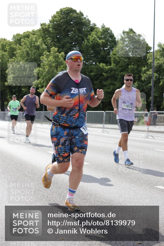 29.06.2025 - hella hamburg halbmarathon Jannik Wohlers http://msf.ph/oto/8139979 29.06.2025 10:05:04 Lombardsbrücke 1863, 1936, 1981, 2288, 2298, 2624, 3578, 4014, 4782, 5073, 6059, 9075, 9165, 9559, 9680, 9736, 9737, 9738, 10343, 10694, 11784, 11873, 11958, 12557, 13221, 14465, 14642, 16092, 16478, 16546, 16847, 18616, 18617, 19034, 19248 meine-sportfotos.de