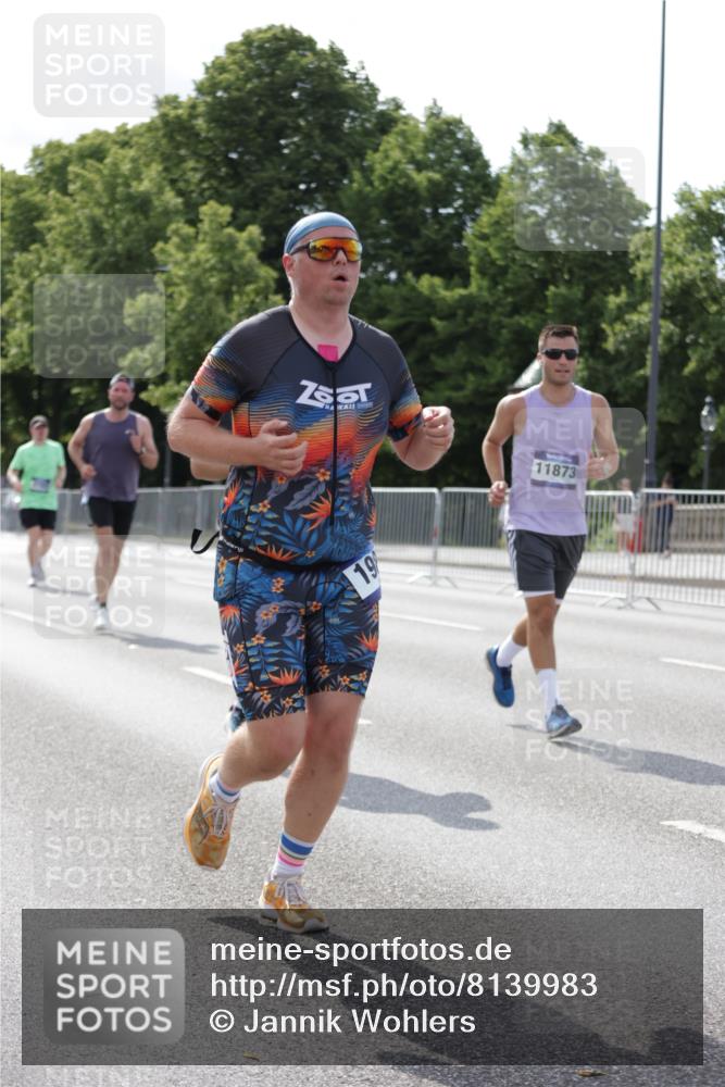 29.06.2025 - hella hamburg halbmarathon Jannik Wohlers http://msf.ph/oto/8139983 29.06.2025 10:05:04 Lombardsbrücke 1863, 1936, 1981, 2288, 2298, 2624, 3578, 4014, 4782, 5073, 6059, 9075, 9165, 9559, 9680, 9736, 9737, 9738, 10343, 10694, 11784, 11873, 11958, 12557, 13221, 14465, 14642, 16092, 16478, 16546, 16847, 18616, 18617, 19034, 19248 meine-sportfotos.de