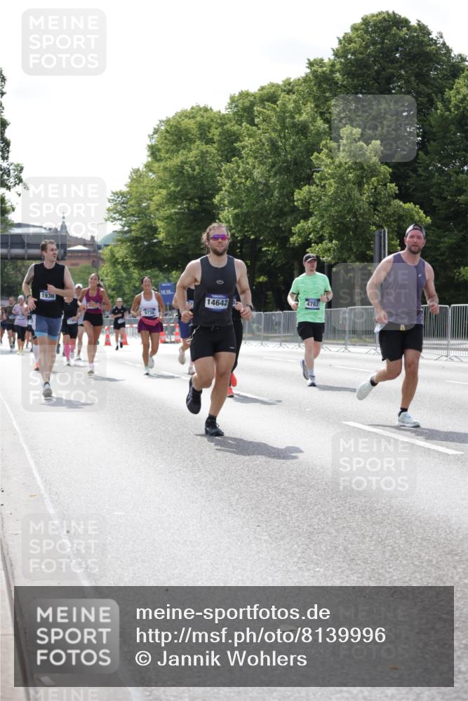29.06.2025 - hella hamburg halbmarathon Jannik Wohlers http://msf.ph/oto/8139996 29.06.2025 10:05:05 Lombardsbrücke 1863, 1936, 1981, 2288, 2298, 2624, 3578, 4014, 4782, 5073, 9075, 9165, 9559, 9680, 9736, 9737, 9738, 10343, 10694, 11784, 11873, 11958, 12557, 13221, 14465, 14642, 16092, 16546, 16847, 18616, 18617, 19034, 19248 meine-sportfotos.de