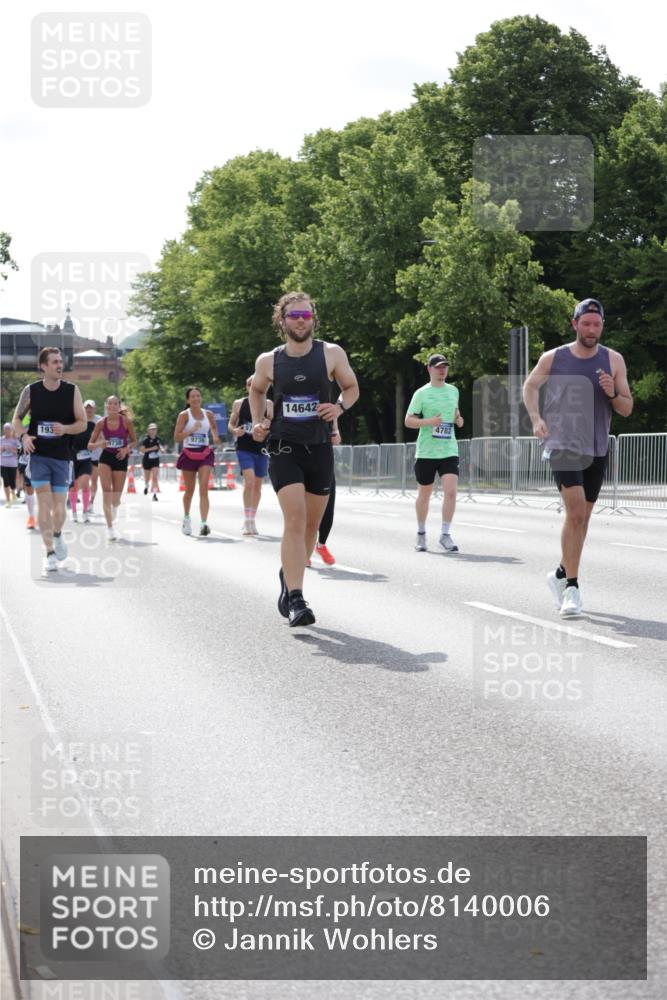29.06.2025 - hella hamburg halbmarathon Jannik Wohlers http://msf.ph/oto/8140006 29.06.2025 10:05:06 Lombardsbrücke 1863, 1936, 1981, 2288, 2298, 2624, 3578, 4014, 4782, 5073, 9075, 9165, 9559, 9680, 9736, 9737, 9738, 10343, 10694, 11784, 11873, 11958, 12557, 13221, 14465, 14642, 16092, 16546, 16847, 17731, 18616, 18617, 19248 meine-sportfotos.de