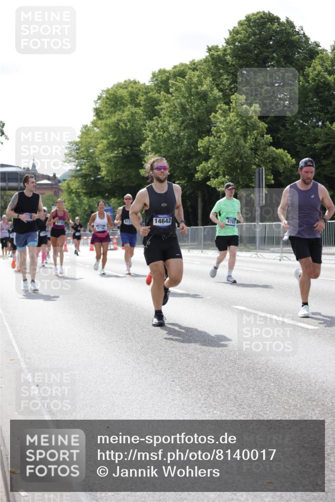 29.06.2025 - hella hamburg halbmarathon Jannik Wohlers http://msf.ph/oto/8140017 29.06.2025 10:05:06 Lombardsbrücke 1863, 1936, 1981, 2288, 2298, 2624, 3578, 4014, 4782, 5073, 9075, 9165, 9559, 9680, 9736, 9737, 9738, 10343, 10694, 11784, 11873, 11958, 12557, 13221, 14465, 14642, 16092, 16546, 16847, 17731, 18616, 18617, 19248 meine-sportfotos.de