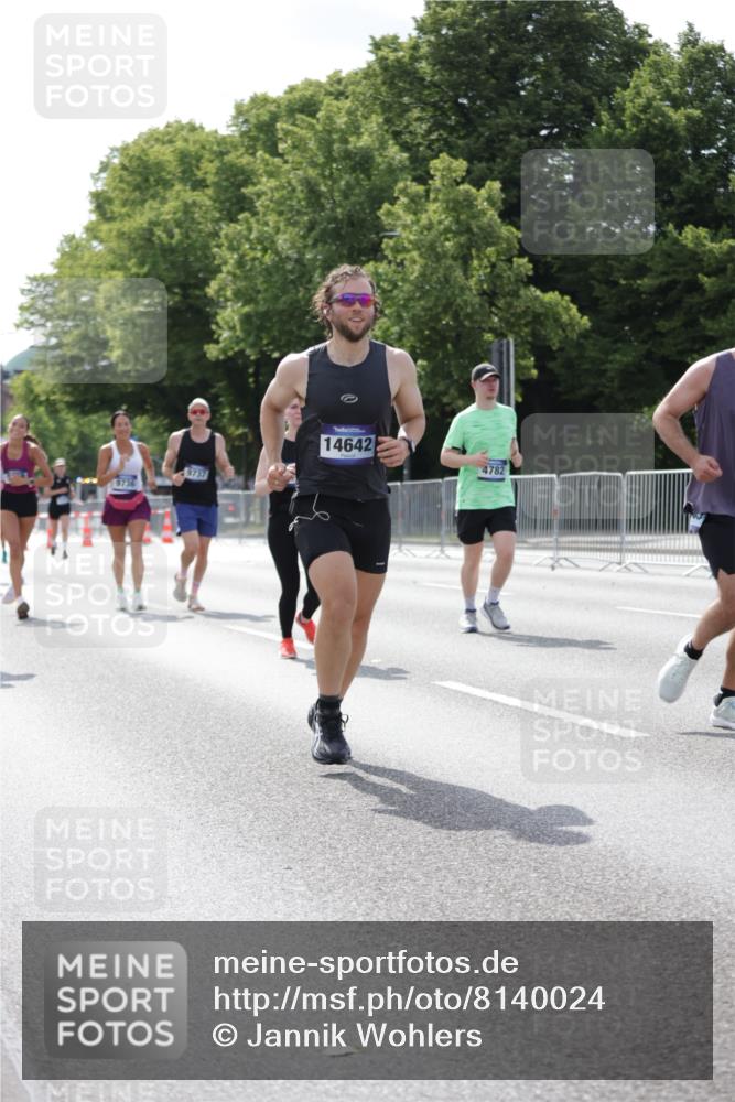 29.06.2025 - hella hamburg halbmarathon Jannik Wohlers http://msf.ph/oto/8140024 29.06.2025 10:05:06 Lombardsbrücke 1863, 1936, 1981, 2288, 2298, 2624, 3578, 4014, 4782, 5073, 9075, 9165, 9559, 9680, 9736, 9737, 9738, 10343, 10694, 11784, 11873, 11958, 12557, 13221, 14465, 14642, 16092, 16546, 16847, 17731, 18616, 18617, 19248 meine-sportfotos.de
