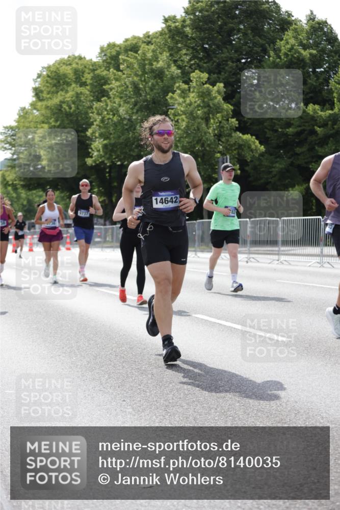 29.06.2025 - hella hamburg halbmarathon Jannik Wohlers http://msf.ph/oto/8140035 29.06.2025 10:05:06 Lombardsbrücke 1863, 1936, 1981, 2288, 2298, 2624, 3578, 4014, 4782, 5073, 9075, 9165, 9559, 9680, 9736, 9737, 9738, 10343, 10694, 11784, 11873, 11958, 12557, 13221, 14465, 14642, 16092, 16546, 16847, 17731, 18616, 18617, 19248 meine-sportfotos.de