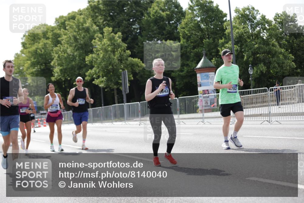 29.06.2025 - hella hamburg halbmarathon Jannik Wohlers http://msf.ph/oto/8140040 29.06.2025 10:05:08 Lombardsbrücke 1936, 1981, 2288, 2298, 2624, 3461, 4014, 4782, 5073, 9559, 9680, 9736, 9737, 9738, 10343, 10694, 10791, 10998, 11784, 11873, 11958, 12557, 13221, 14465, 14642, 16092, 16546, 17731, 19248 meine-sportfotos.de