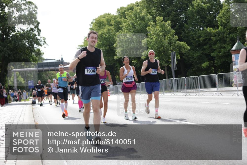 29.06.2025 - hella hamburg halbmarathon Jannik Wohlers http://msf.ph/oto/8140051 29.06.2025 10:05:09 Lombardsbrücke 1936, 1981, 2288, 2298, 2624, 3461, 4014, 4782, 5073, 9339, 9680, 9736, 9737, 9738, 9917, 10343, 10694, 10791, 10998, 11784, 11873, 11958, 12557, 14465, 14642, 16092, 16546, 17731, 17740, 19248 meine-sportfotos.de