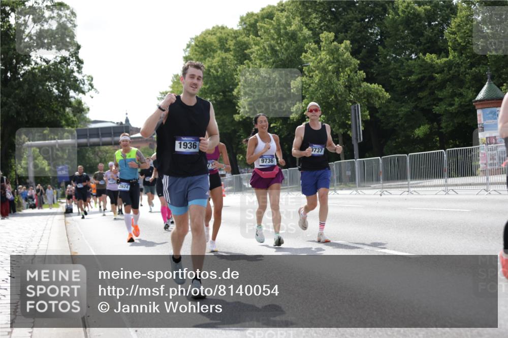 29.06.2025 - hella hamburg halbmarathon Jannik Wohlers http://msf.ph/oto/8140054 29.06.2025 10:05:09 Lombardsbrücke 1936, 1981, 2288, 2298, 2624, 3461, 4014, 4782, 5073, 9339, 9680, 9736, 9737, 9738, 9917, 10343, 10694, 10791, 10998, 11784, 11873, 11958, 12557, 14465, 14642, 16092, 16546, 17731, 17740, 19248 meine-sportfotos.de