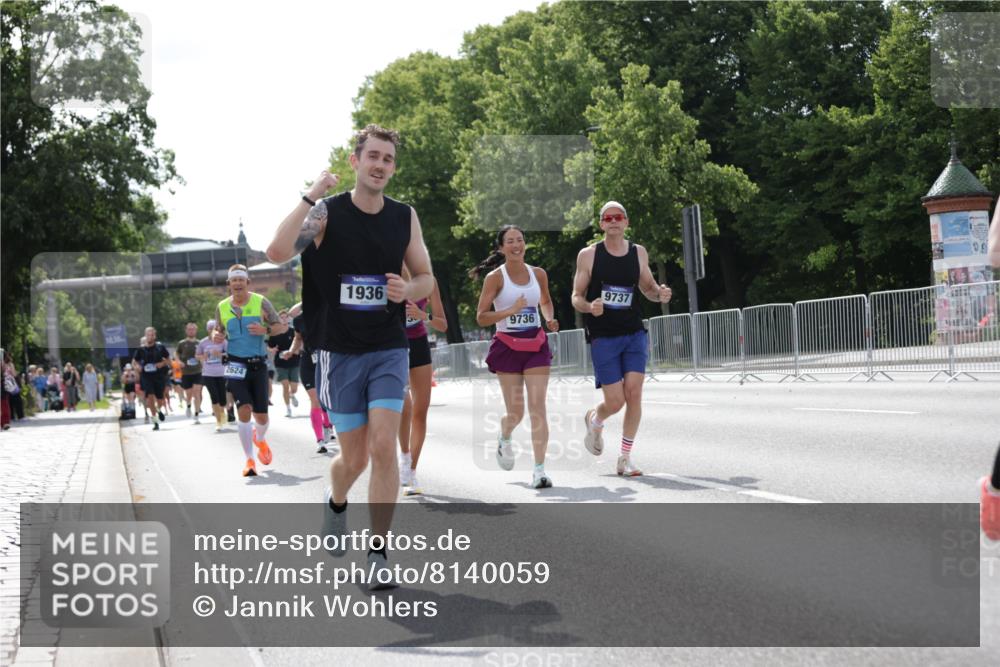 29.06.2025 - hella hamburg halbmarathon Jannik Wohlers http://msf.ph/oto/8140059 29.06.2025 10:05:09 Lombardsbrücke 1936, 1981, 2288, 2298, 2624, 3461, 4014, 4782, 5073, 9339, 9680, 9736, 9737, 9738, 9917, 10343, 10694, 10791, 10998, 11784, 11873, 11958, 12557, 14465, 14642, 16092, 16546, 17731, 17740, 19248 meine-sportfotos.de