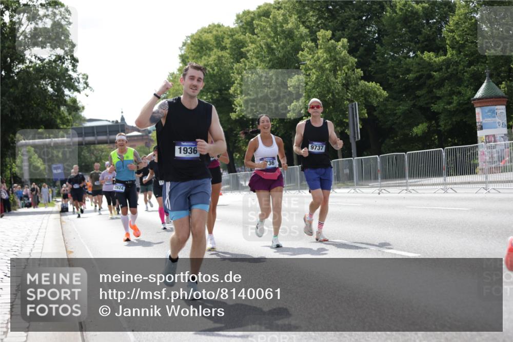 29.06.2025 - hella hamburg halbmarathon Jannik Wohlers http://msf.ph/oto/8140061 29.06.2025 10:05:09 Lombardsbrücke 1936, 1981, 2288, 2298, 2624, 3461, 4014, 4782, 5073, 9339, 9680, 9736, 9737, 9738, 9917, 10343, 10694, 10791, 10998, 11784, 11873, 11958, 12557, 14465, 14642, 16092, 16546, 17731, 17740, 19248 meine-sportfotos.de