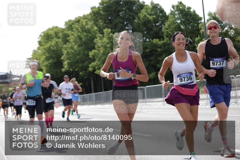 29.06.2025 - hella hamburg halbmarathon Jannik Wohlers http://msf.ph/oto/8140095 29.06.2025 10:05:12 Lombardsbrücke 1936, 1981, 2298, 2624, 3461, 3929, 4014, 4782, 5073, 5762, 9339, 9736, 9737, 9738, 9917, 10343, 10791, 10998, 11784, 11873, 11958, 14465, 14642, 16546, 17731, 17740, 18973, 19248 meine-sportfotos.de