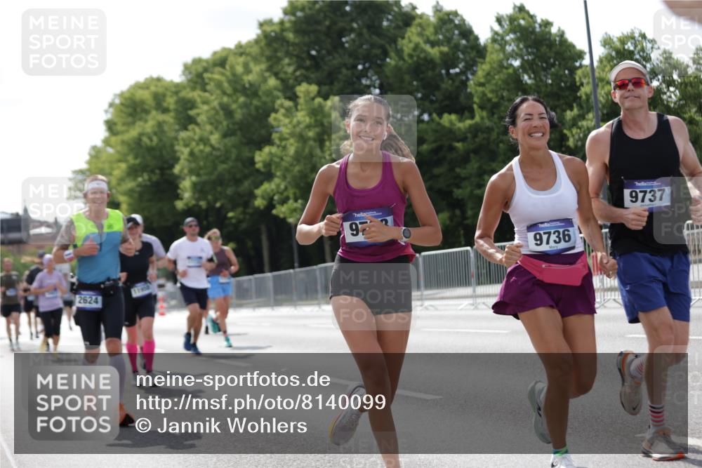 29.06.2025 - hella hamburg halbmarathon Jannik Wohlers http://msf.ph/oto/8140099 29.06.2025 10:05:12 Lombardsbrücke 1936, 1981, 2298, 2624, 3461, 3929, 4014, 4782, 5073, 5762, 9339, 9736, 9737, 9738, 9917, 10343, 10791, 10998, 11784, 11873, 11958, 14465, 14642, 16546, 17731, 17740, 18973, 19248 meine-sportfotos.de