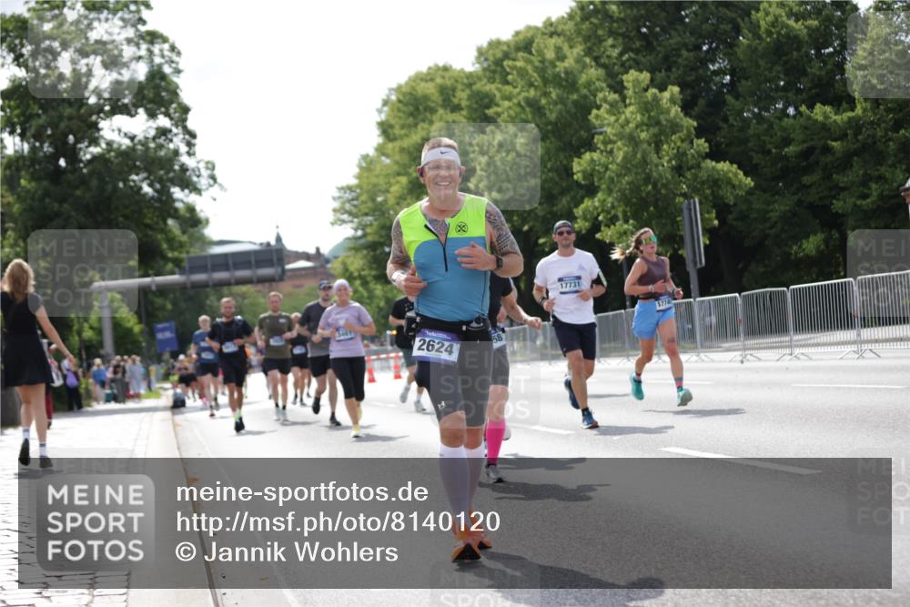 29.06.2025 - hella hamburg halbmarathon Jannik Wohlers http://msf.ph/oto/8140120 29.06.2025 10:05:13 Lombardsbrücke 1936, 1981, 2298, 2471, 2624, 3461, 3929, 4014, 4782, 5073, 5762, 9339, 9736, 9737, 9738, 9917, 10343, 10791, 10998, 11784, 11873, 11958, 14465, 14642, 16546, 17731, 17740, 18973, 19248 meine-sportfotos.de
