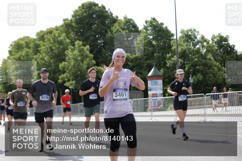 29.06.2025 - hella hamburg halbmarathon Jannik Wohlers http://msf.ph/oto/8140143 29.06.2025 10:05:17 Lombardsbrücke 1229, 1936, 2471, 2540, 2624, 3461, 3929, 4782, 5762, 8894, 8909, 9339, 9477, 9736, 9737, 9738, 9917, 10343, 10791, 10998, 11958, 14465, 14642, 17731, 17740, 18973, 19248 meine-sportfotos.de