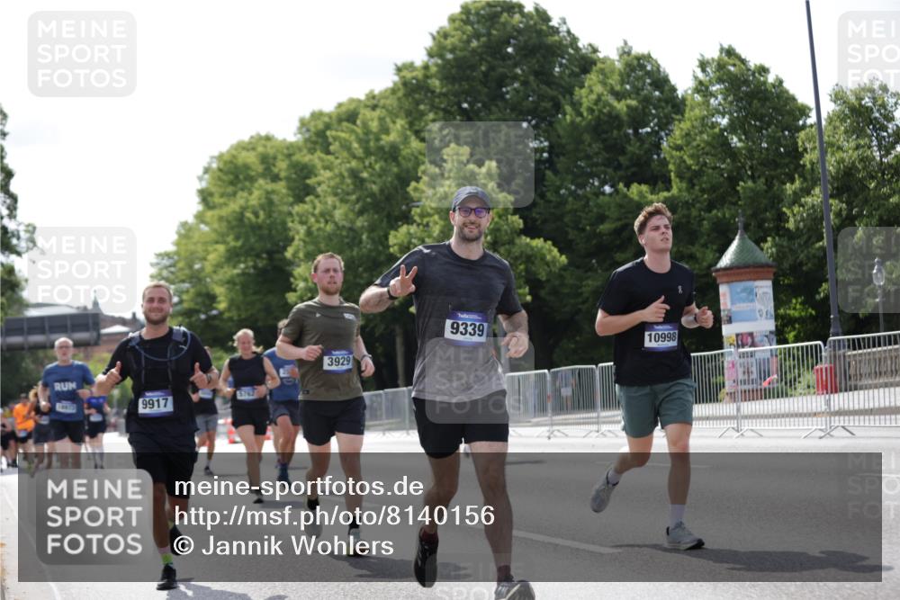 29.06.2025 - hella hamburg halbmarathon Jannik Wohlers http://msf.ph/oto/8140156 29.06.2025 10:05:18 Lombardsbrücke 1229, 1936, 2471, 2540, 2624, 3461, 3929, 4782, 5762, 8894, 8909, 9339, 9477, 9736, 9737, 9738, 9917, 10343, 10791, 10998, 11958, 14465, 14642, 17731, 17740, 18973, 19248 meine-sportfotos.de