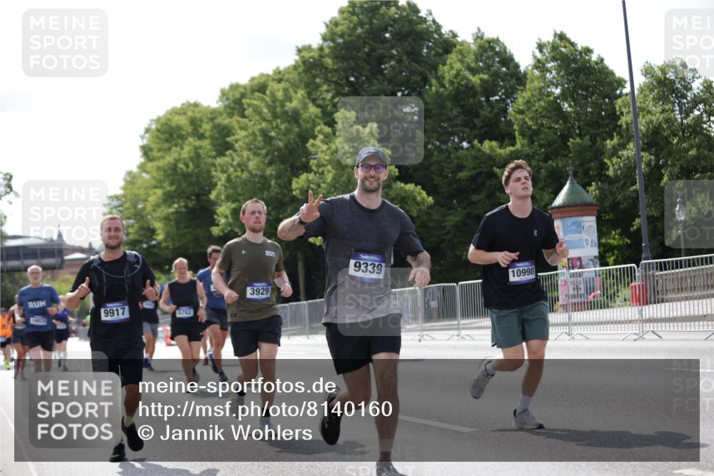 29.06.2025 - hella hamburg halbmarathon Jannik Wohlers http://msf.ph/oto/8140160 29.06.2025 10:05:18 Lombardsbrücke 1229, 1936, 2471, 2540, 2624, 3461, 3929, 4782, 5762, 8894, 8909, 9339, 9477, 9736, 9737, 9738, 9917, 10343, 10791, 10998, 11958, 14465, 14642, 17731, 17740, 18973, 19248 meine-sportfotos.de