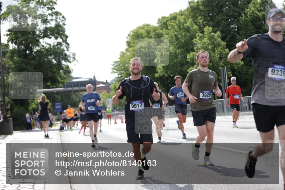 29.06.2025 - hella hamburg halbmarathon Jannik Wohlers http://msf.ph/oto/8140163 29.06.2025 10:05:19 Lombardsbrücke 1229, 2471, 2540, 2624, 3461, 3929, 4782, 5762, 8894, 8909, 9339, 9477, 9736, 9737, 9738, 9917, 10343, 10791, 10998, 11958, 17731, 17740, 18973, 19248 meine-sportfotos.de