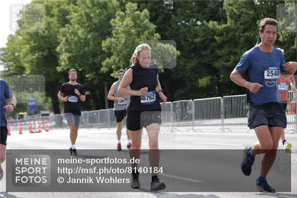 29.06.2025 - hella hamburg halbmarathon Jannik Wohlers http://msf.ph/oto/8140184 29.06.2025 10:05:21 Lombardsbrücke 1229, 2471, 2540, 2624, 3461, 3929, 4782, 5762, 8894, 8909, 9339, 9477, 9736, 9737, 9738, 9917, 10791, 10998, 11958, 17731, 17740, 17885, 18973, 19248 meine-sportfotos.de