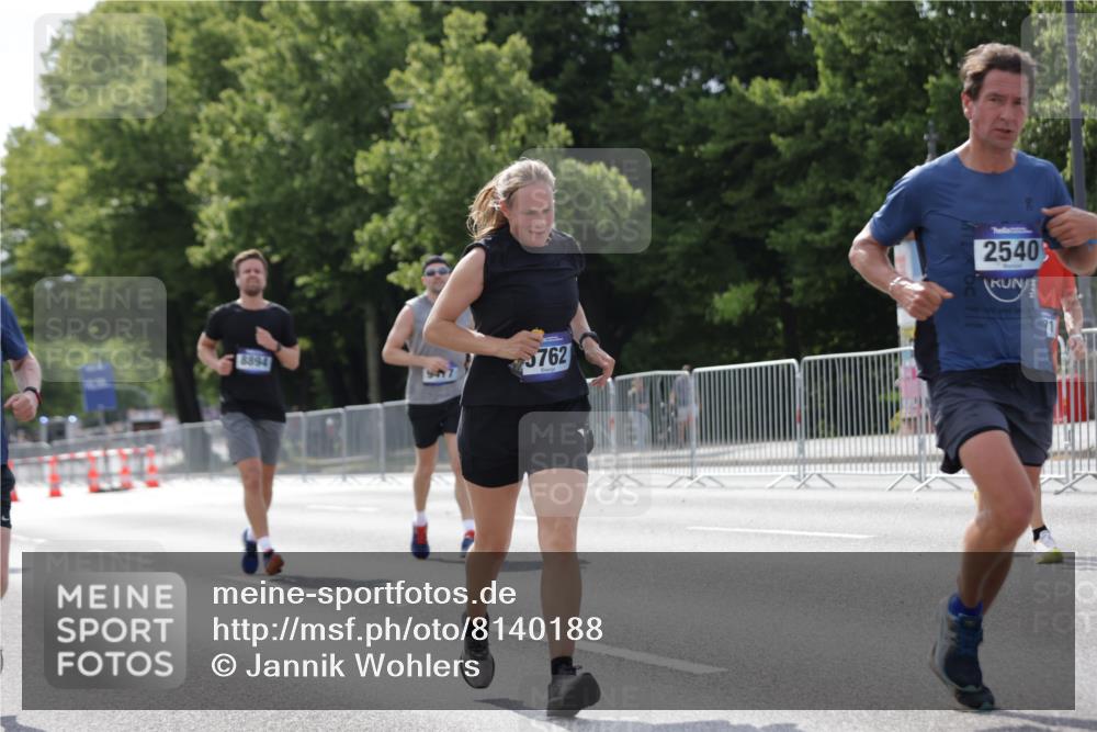 29.06.2025 - hella hamburg halbmarathon Jannik Wohlers http://msf.ph/oto/8140188 29.06.2025 10:05:21 Lombardsbrücke 1229, 2471, 2540, 2624, 3461, 3929, 4782, 5762, 8894, 8909, 9339, 9477, 9736, 9737, 9738, 9917, 10791, 10998, 11958, 17731, 17740, 17885, 18973, 19248 meine-sportfotos.de