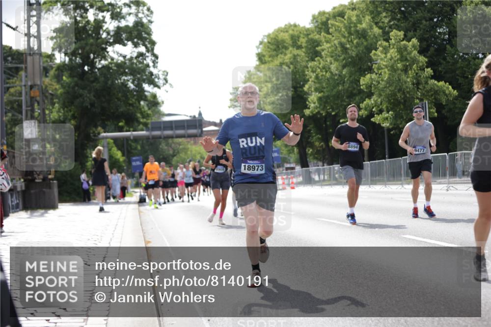 29.06.2025 - hella hamburg halbmarathon Jannik Wohlers http://msf.ph/oto/8140191 29.06.2025 10:05:22 Lombardsbrücke 1229, 1830, 2471, 2540, 2624, 3461, 3929, 5762, 8894, 8909, 9339, 9477, 9736, 9737, 9738, 9917, 10791, 10998, 11958, 17731, 17740, 17885, 18973, 19248 meine-sportfotos.de