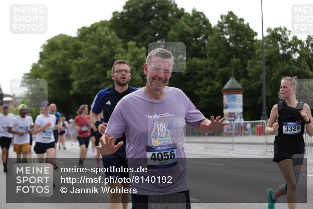 29.06.2025 - hella hamburg halbmarathon Jannik Wohlers http://msf.ph/oto/8140192 29.06.2025 10:42:58 Lombardsbrücke 1155, 1816, 1878, 3238, 3329, 3638, 4056, 4177, 4302, 4367, 4680, 5370, 5610, 5720, 6012, 6440, 6931, 7461, 7872, 7926, 8135, 8233, 8408, 8435, 9639, 9641, 9976, 10083, 11093, 11279, 11649, 11969, 12603, 12654, 13526, 13684, 13685, 13748, 13786, 13852, 14528, 14890, 15187, 15509, 15514, 15717, 16055, 16358, 16560, 16840, 17143, 18497, 19031, 19043, 19141 meine-sportfotos.de