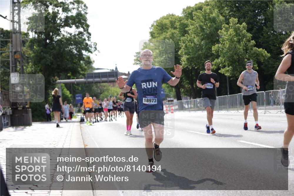 29.06.2025 - hella hamburg halbmarathon Jannik Wohlers http://msf.ph/oto/8140194 29.06.2025 10:05:22 Lombardsbrücke 1229, 1830, 2471, 2540, 2624, 3461, 3929, 5762, 8894, 8909, 9339, 9477, 9736, 9737, 9738, 9917, 10791, 10998, 11958, 17731, 17740, 17885, 18973, 19248 meine-sportfotos.de