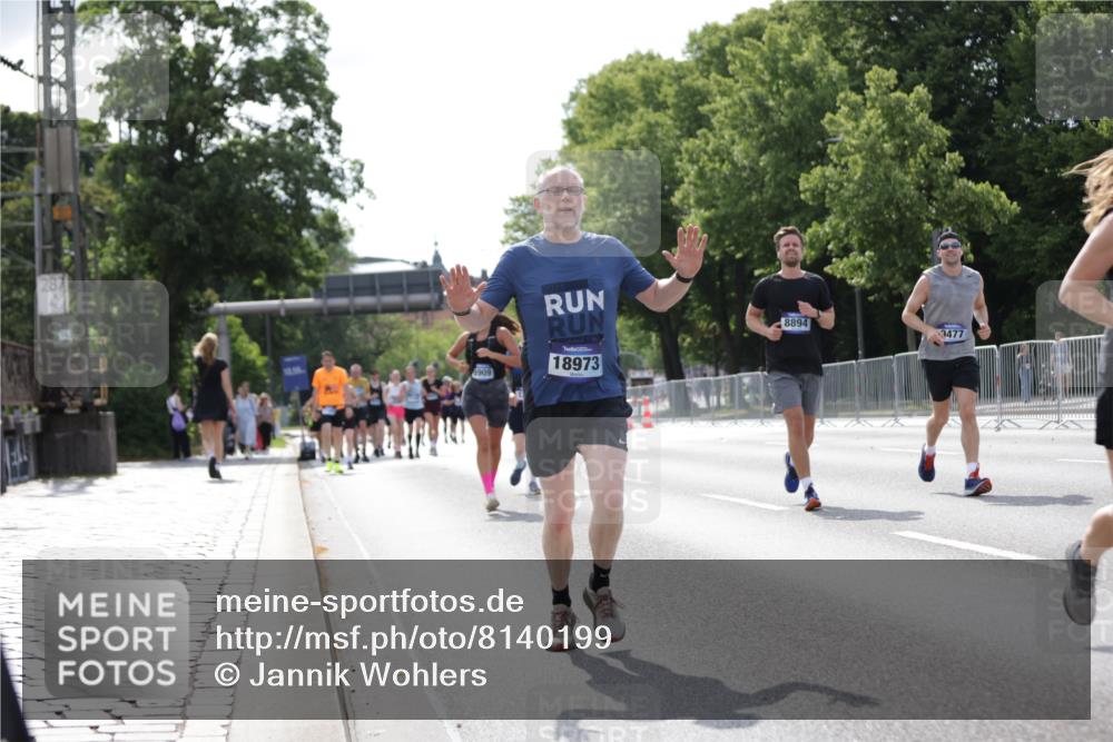 29.06.2025 - hella hamburg halbmarathon Jannik Wohlers http://msf.ph/oto/8140199 29.06.2025 10:05:22 Lombardsbrücke 1229, 1830, 2471, 2540, 2624, 3461, 3929, 5762, 8894, 8909, 9339, 9477, 9736, 9737, 9738, 9917, 10791, 10998, 11958, 17731, 17740, 17885, 18973, 19248 meine-sportfotos.de