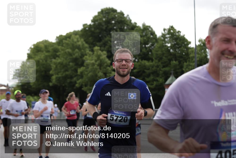 29.06.2025 - hella hamburg halbmarathon Jannik Wohlers http://msf.ph/oto/8140205 29.06.2025 10:42:59 Lombardsbrücke 1155, 1816, 1878, 3238, 3329, 3638, 4056, 4177, 4302, 4367, 4680, 5370, 5720, 6012, 6096, 6440, 6931, 7872, 7926, 8135, 8233, 8408, 8435, 9639, 9641, 9976, 10083, 10200, 10202, 11093, 11279, 11649, 11969, 12603, 12654, 13526, 13684, 13685, 13748, 13786, 13852, 14528, 14890, 15187, 15509, 15514, 15717, 16055, 16358, 16560, 17143, 17210, 18497, 19031, 19043, 19141 meine-sportfotos.de