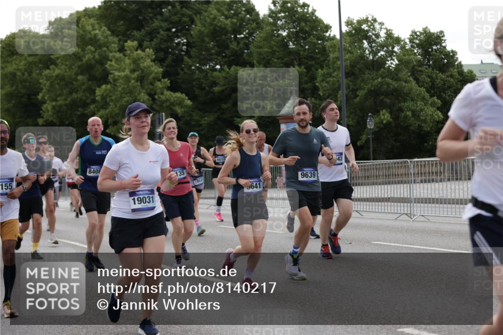 29.06.2025 - hella hamburg halbmarathon Jannik Wohlers http://msf.ph/oto/8140217 29.06.2025 10:43:01 Lombardsbrücke 1155, 1816, 1878, 3238, 3329, 3390, 3638, 4056, 4302, 4367, 5370, 5720, 6012, 6096, 6226, 6440, 6931, 7872, 7926, 8135, 8233, 8408, 8435, 9639, 9641, 9976, 10083, 10200, 10202, 10325, 11093, 11279, 11649, 11969, 12603, 12654, 13684, 13685, 13748, 13786, 14528, 14890, 15187, 15509, 15514, 15717, 16055, 16358, 16560, 16901, 16902, 17143, 17210, 18341, 18497, 19031, 19043, 19141 meine-sportfotos.de