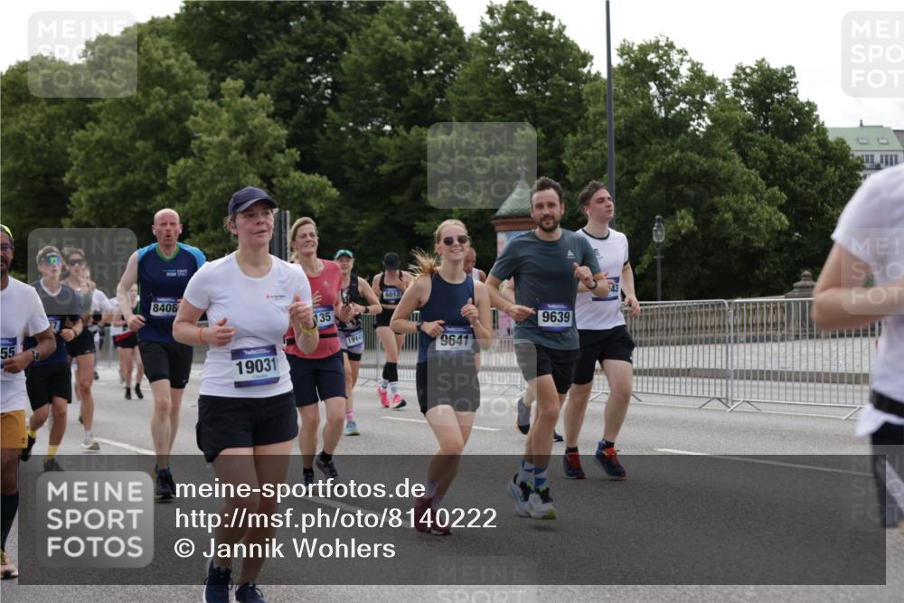 29.06.2025 - hella hamburg halbmarathon Jannik Wohlers http://msf.ph/oto/8140222 29.06.2025 10:43:01 Lombardsbrücke 1155, 1816, 1878, 3238, 3329, 3390, 3638, 4056, 4302, 4367, 5370, 5720, 6012, 6096, 6226, 6440, 6931, 7872, 7926, 8135, 8233, 8408, 8435, 9639, 9641, 9976, 10083, 10200, 10202, 10325, 11093, 11279, 11649, 11969, 12603, 12654, 13684, 13685, 13748, 13786, 14528, 14890, 15187, 15509, 15514, 15717, 16055, 16358, 16560, 16901, 16902, 17143, 17210, 18341, 18497, 19031, 19043, 19141 meine-sportfotos.de