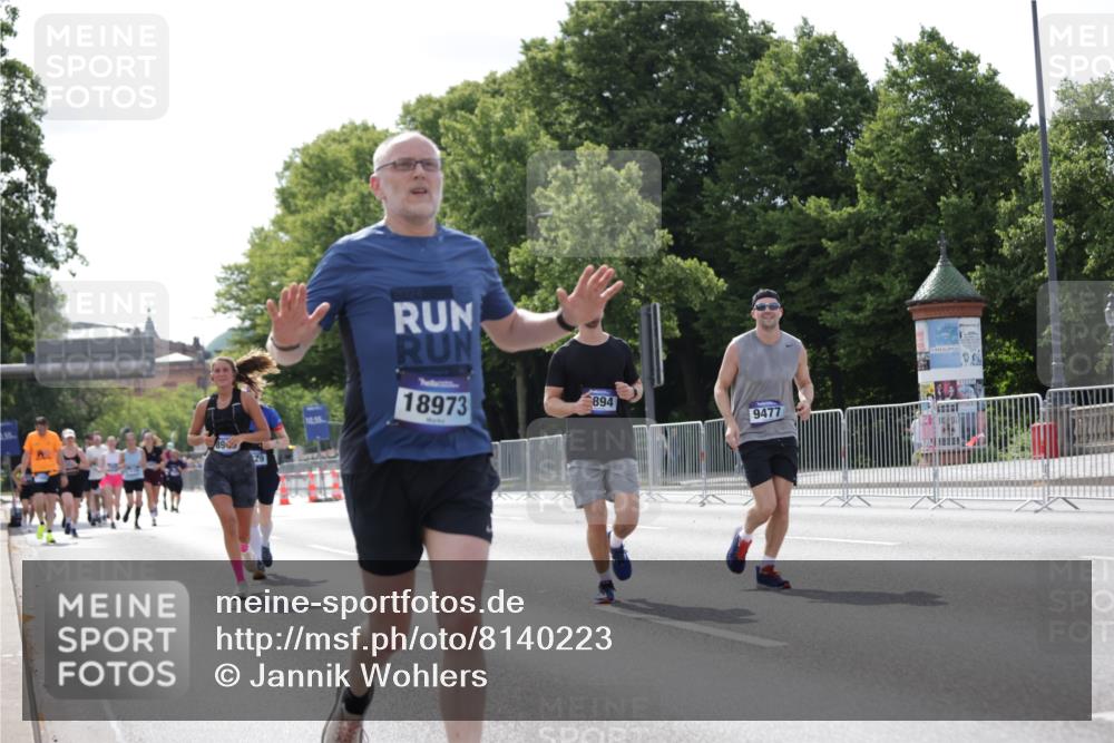 29.06.2025 - hella hamburg halbmarathon Jannik Wohlers http://msf.ph/oto/8140223 29.06.2025 10:05:23 Lombardsbrücke 1229, 1830, 2471, 2540, 3461, 3929, 5762, 8894, 8909, 9339, 9477, 9917, 10791, 10998, 11958, 17731, 17740, 17885, 18973, 19248 meine-sportfotos.de
